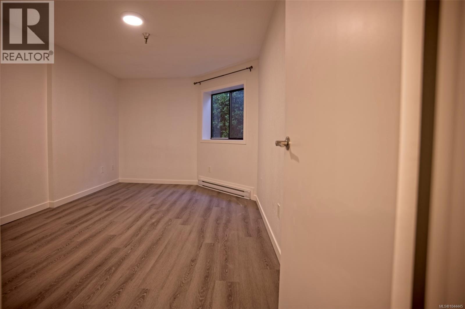 #205 75 Gorge Rd W - 15