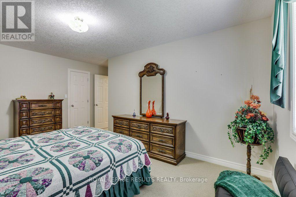 126 GLENDALE DRIVE - 25