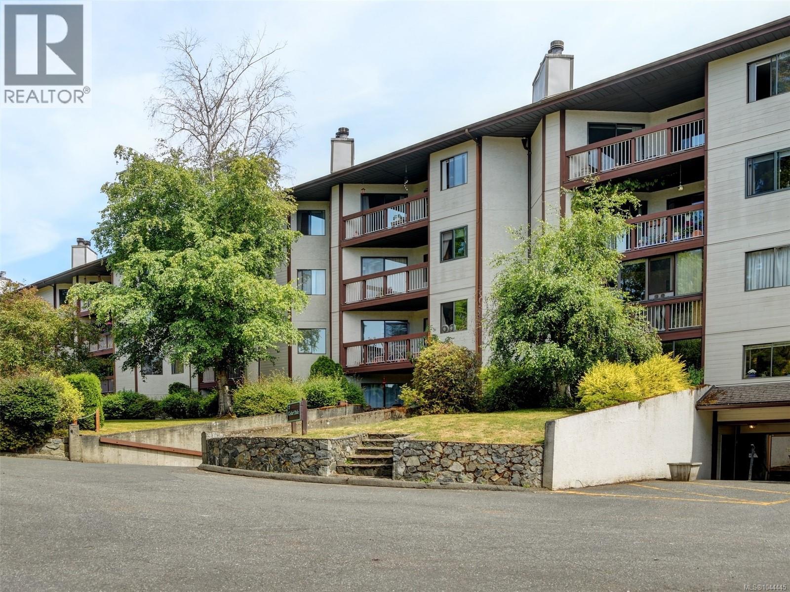 #205 75 Gorge Rd W - 1