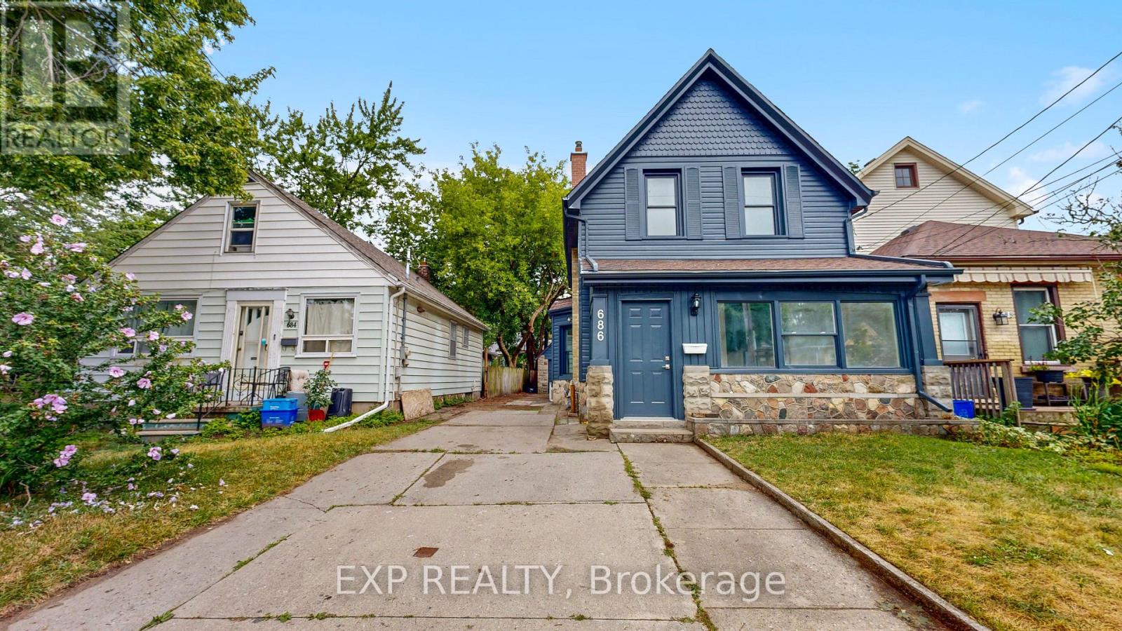 686 ELIAS STREET - 1