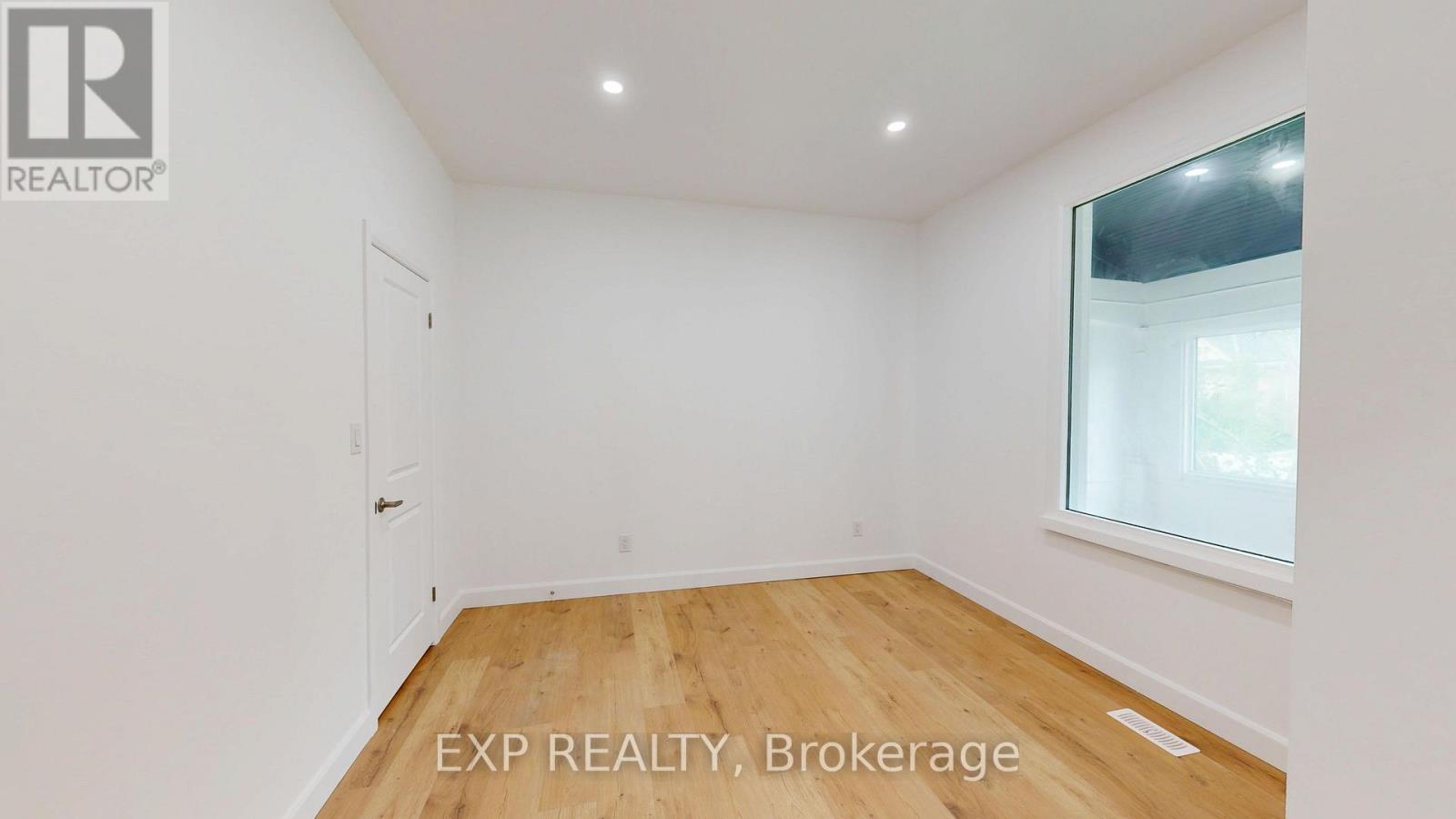 686 ELIAS STREET - 19