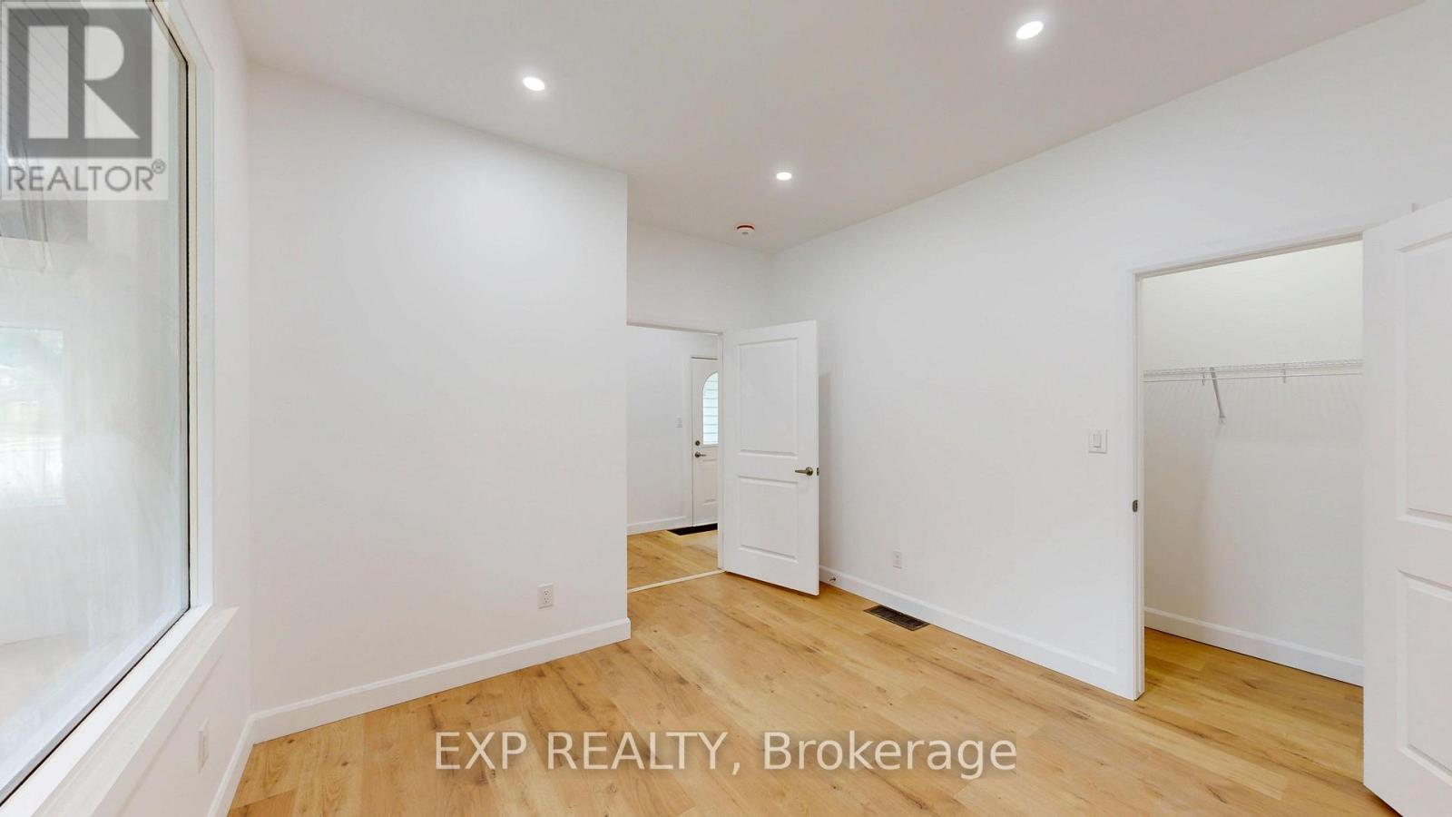 686 ELIAS STREET - 20