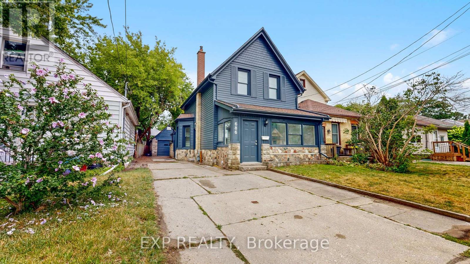 686 ELIAS STREET - 32