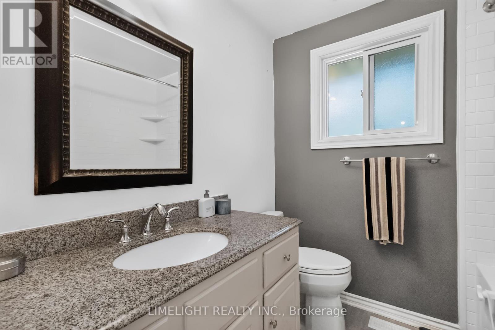 #12 1250 JALNA BOULEVARD - 18