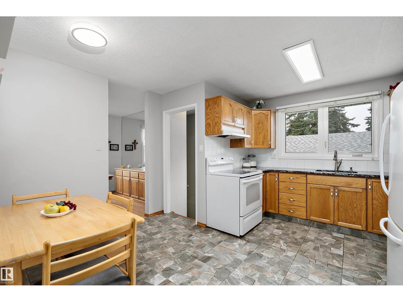10972 35 AV NW - 14