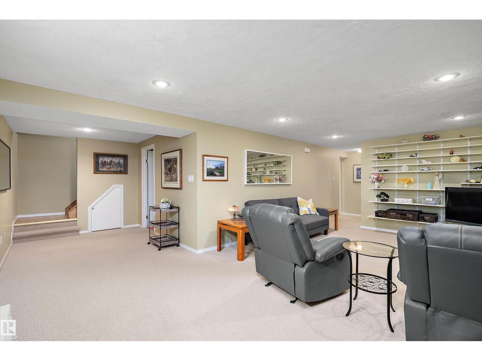 10972 35 AV NW - Image 29