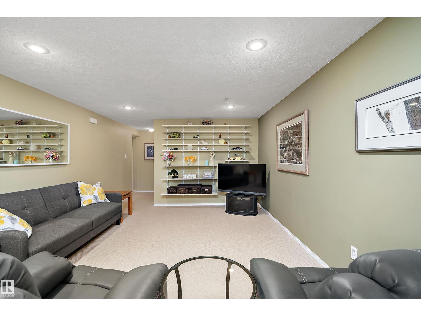 10972 35 AV NW - Image 30