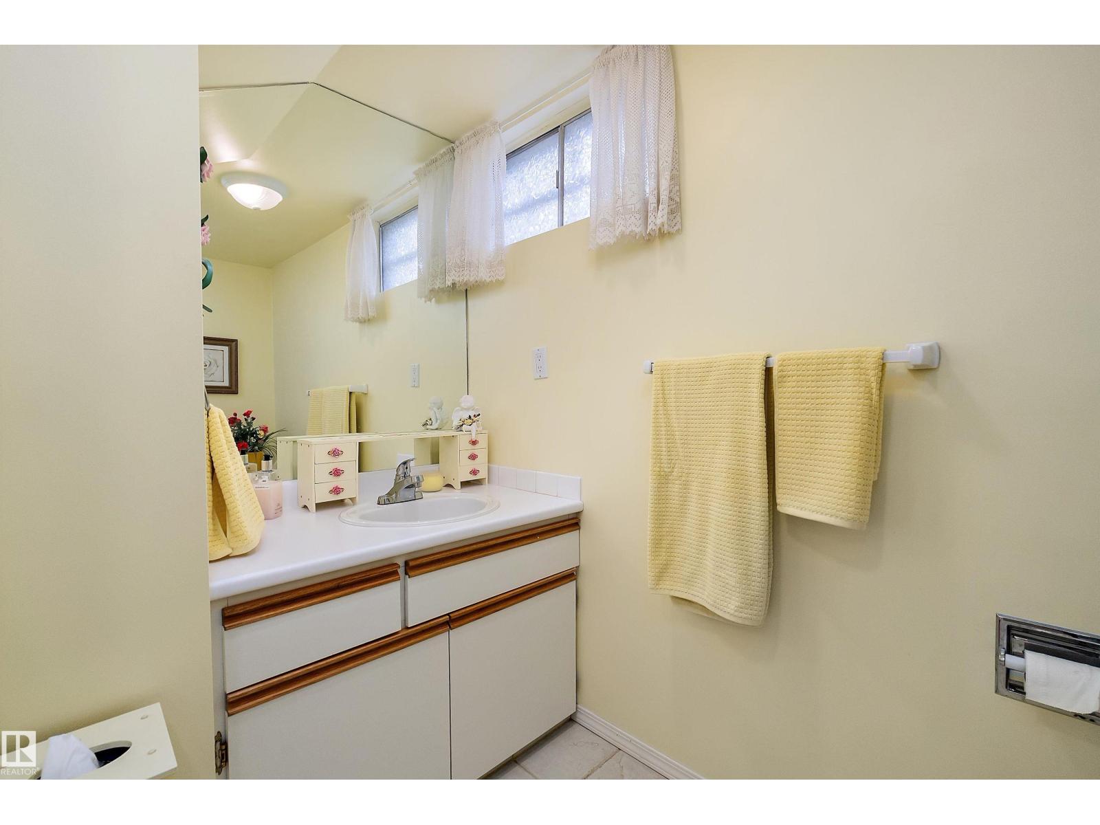 10972 35 AV NW - 36