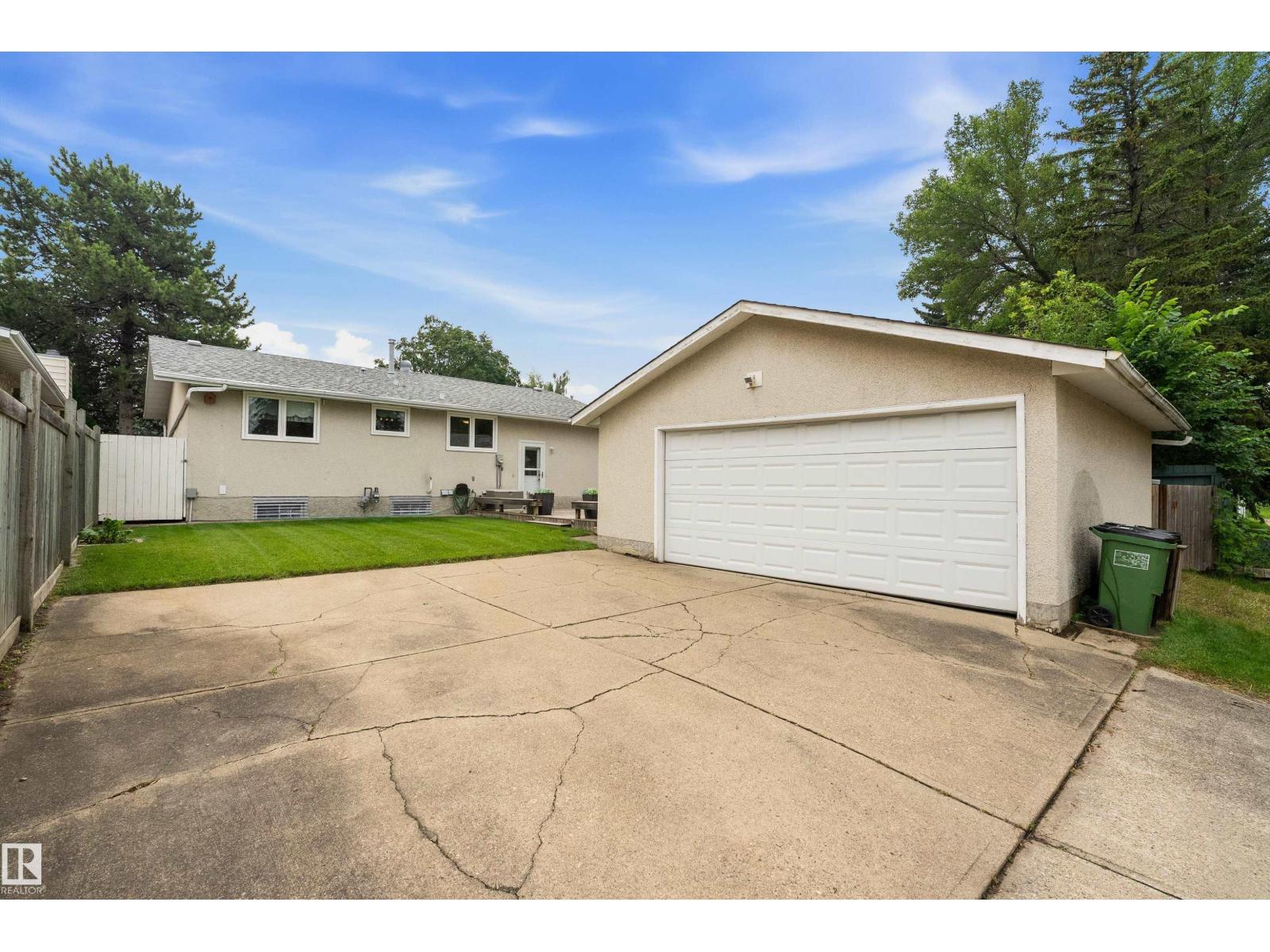 10972 35 AV NW - 52