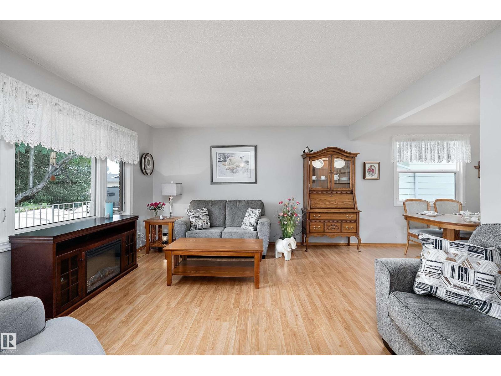 10972 35 AV NW - Image 7
