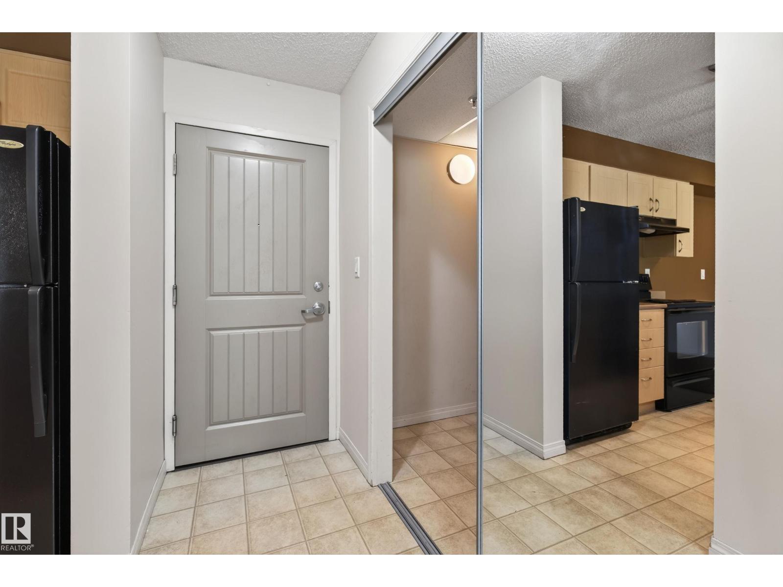 #104 13907 136 ST NW - 4