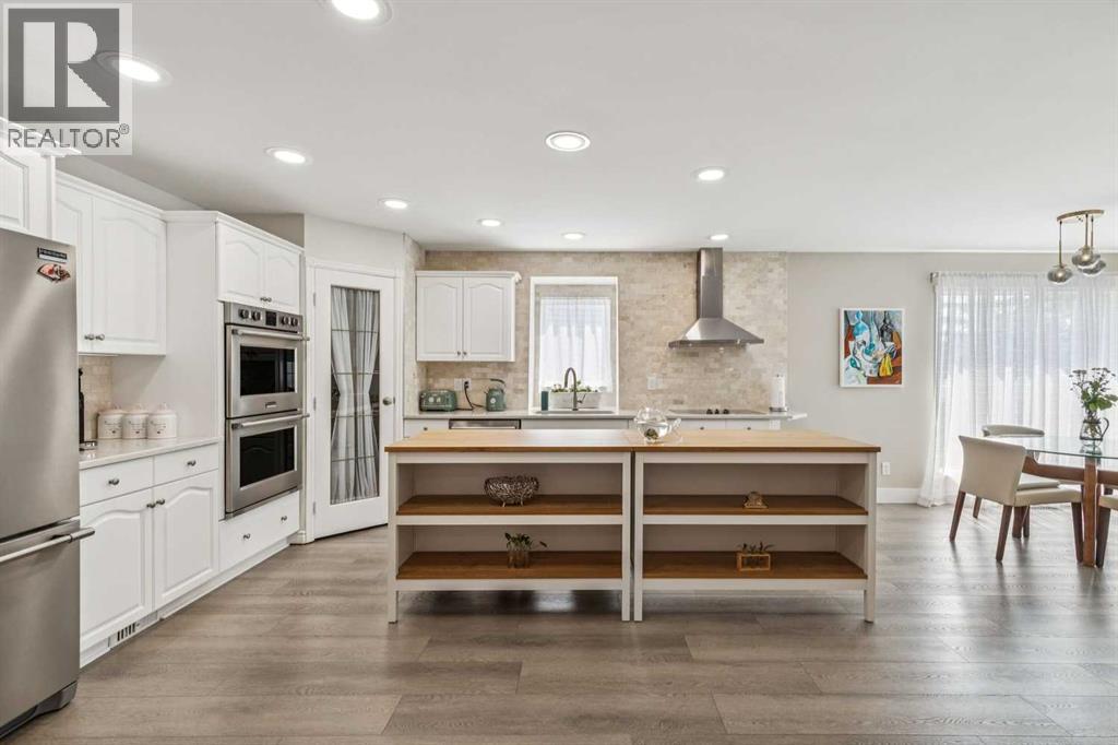 6991 Christie Briar Manor SW, Christie Park, Calgary photo 3