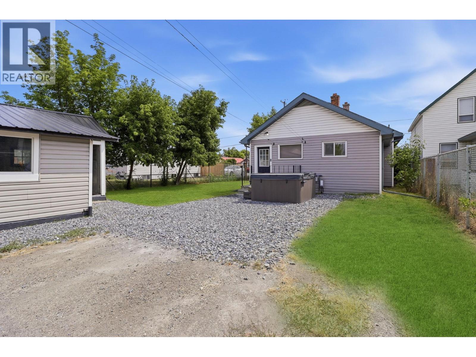 225 14 Avenue N - 34