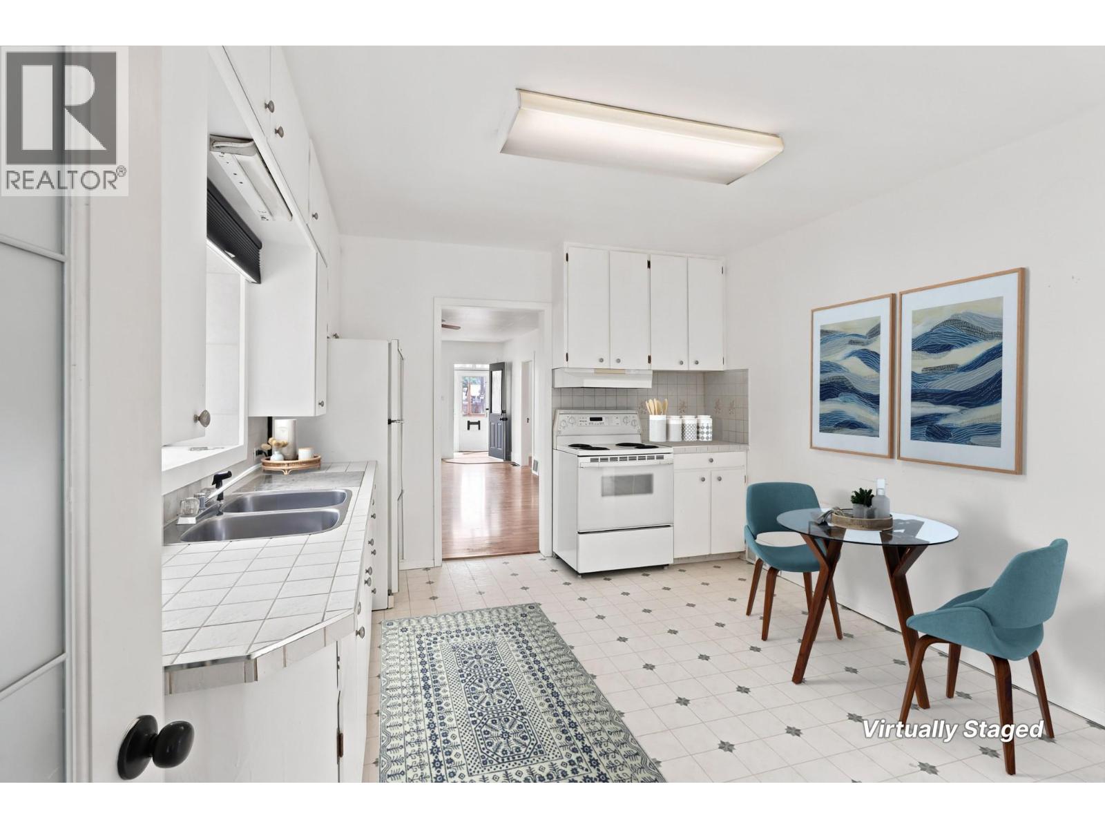 225 14 Avenue N - 12