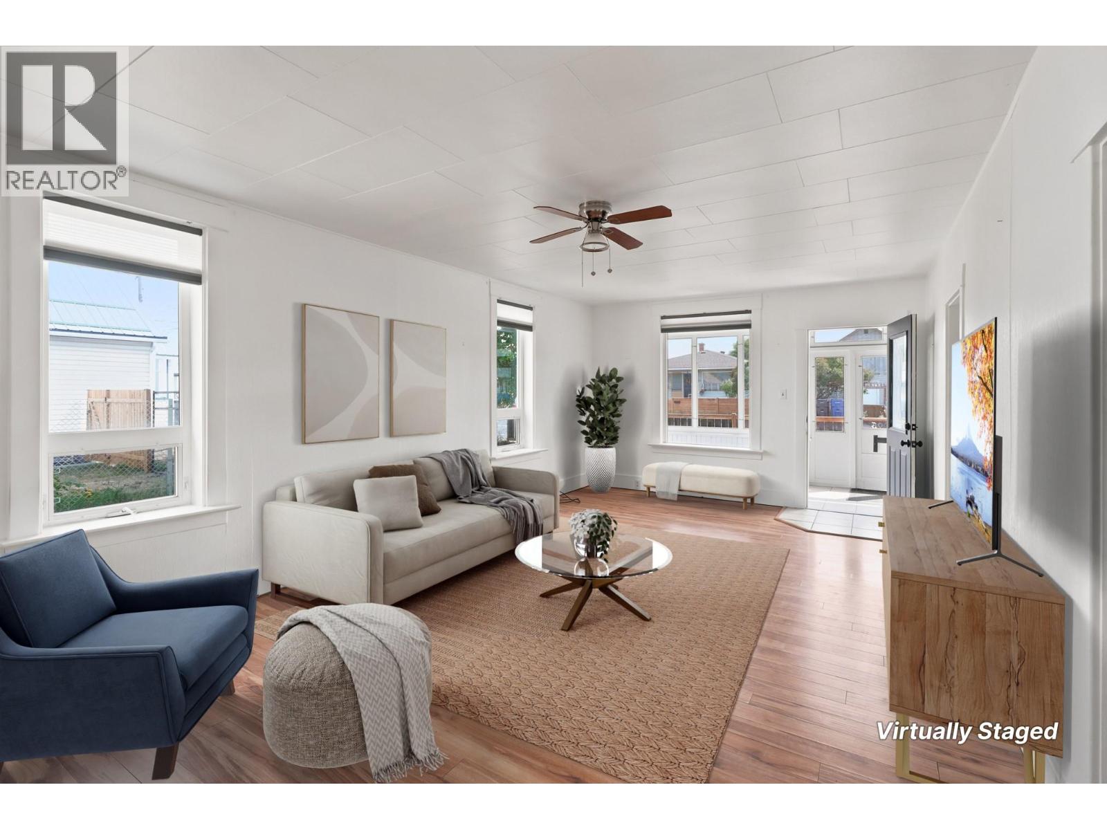 225 14 Avenue N - 10