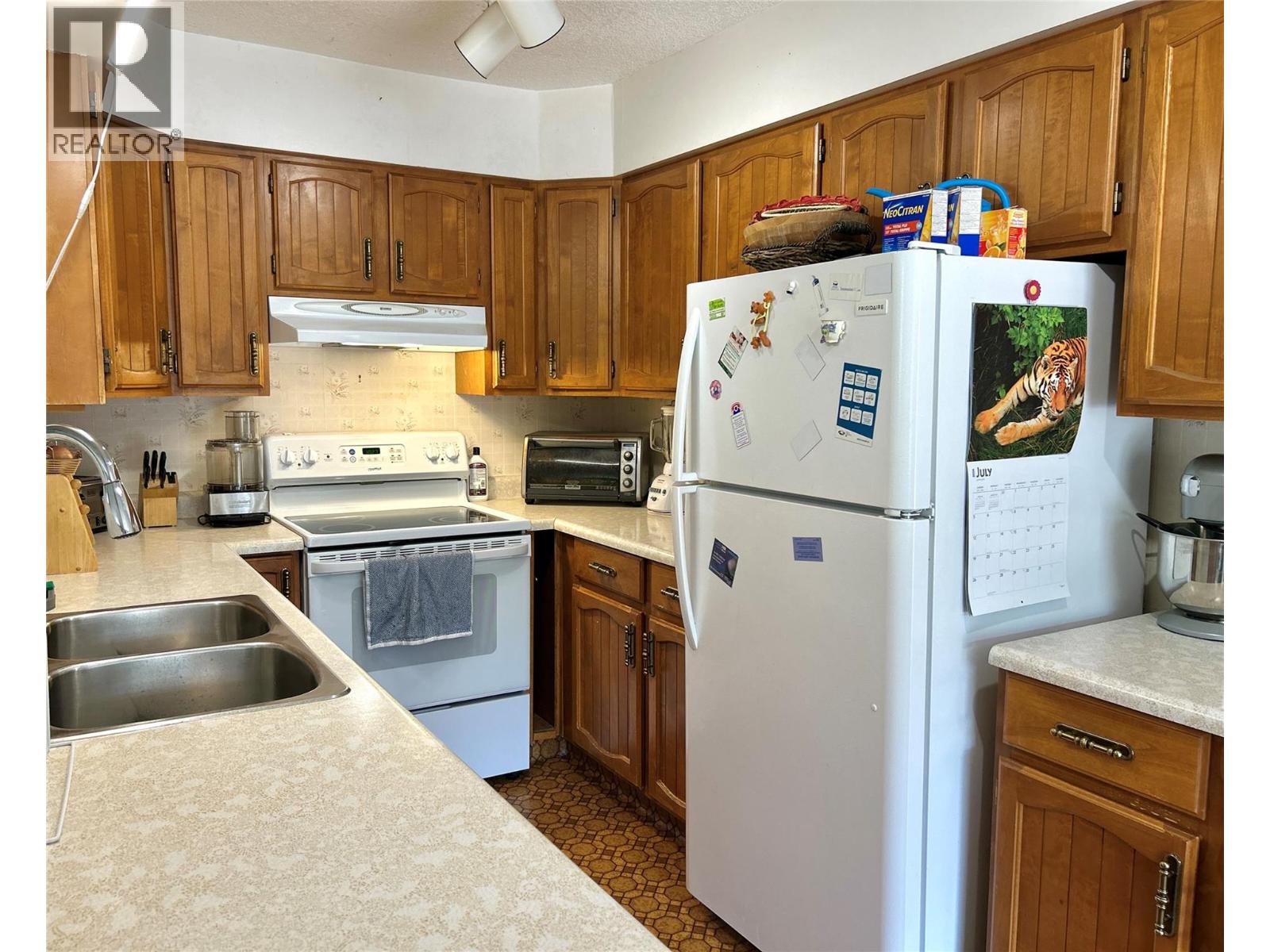 1730 Thompson Avenue - 10