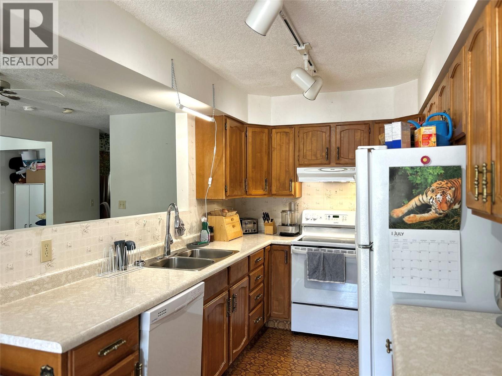 1730 Thompson Avenue - Image 12