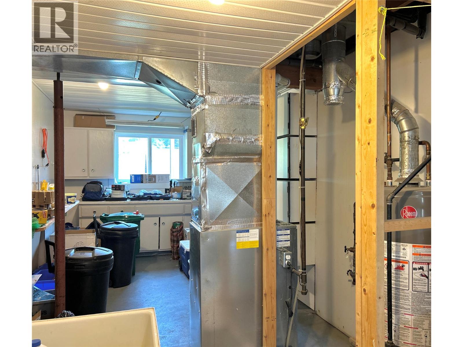 1730 Thompson Avenue - Image 32