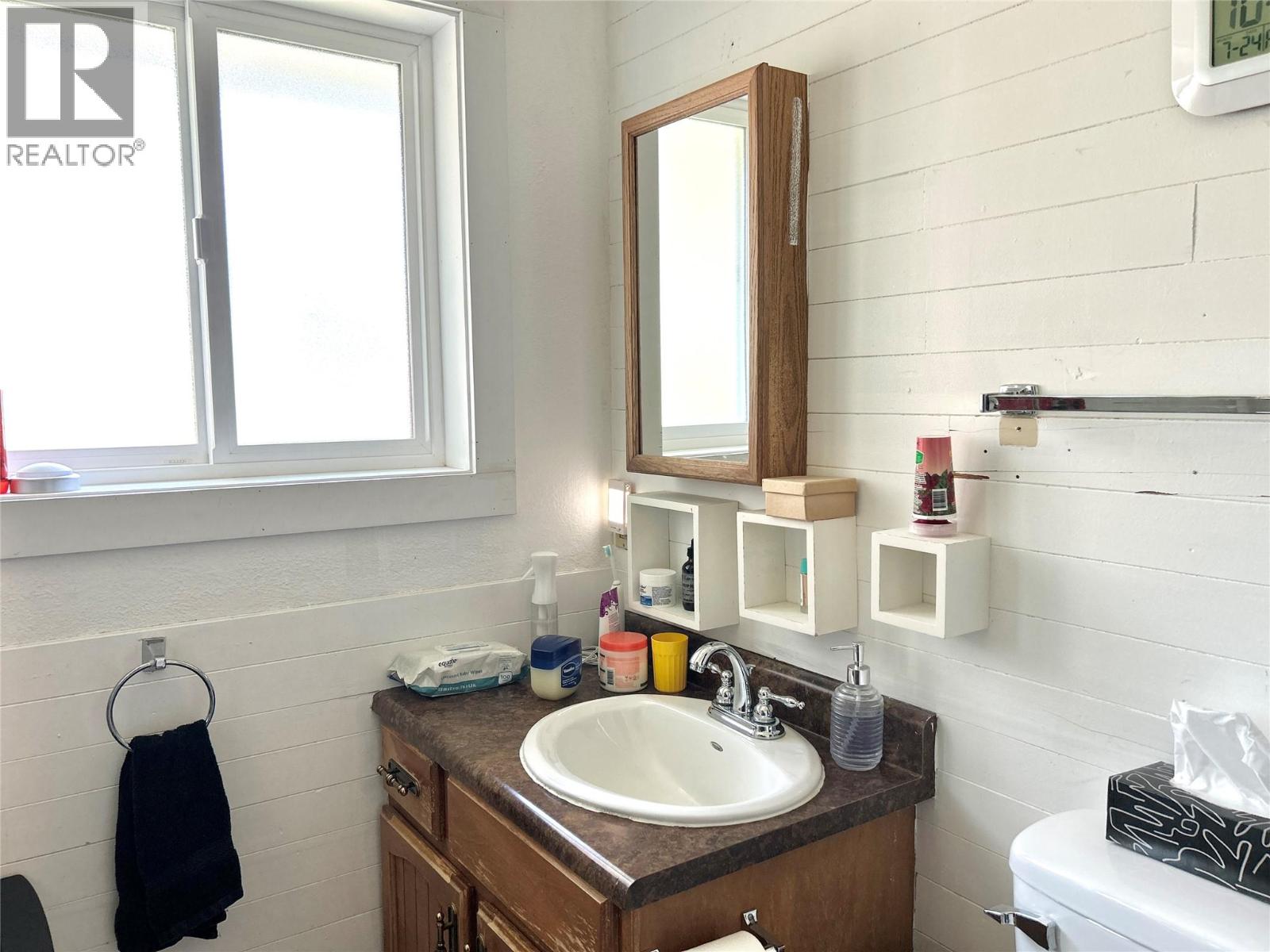 1730 Thompson Avenue - 23