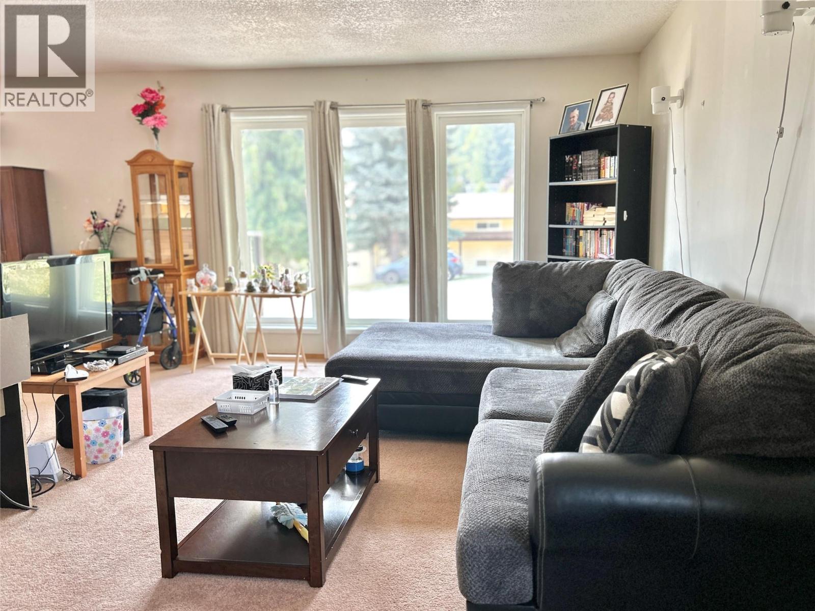 1730 Thompson Avenue - 16