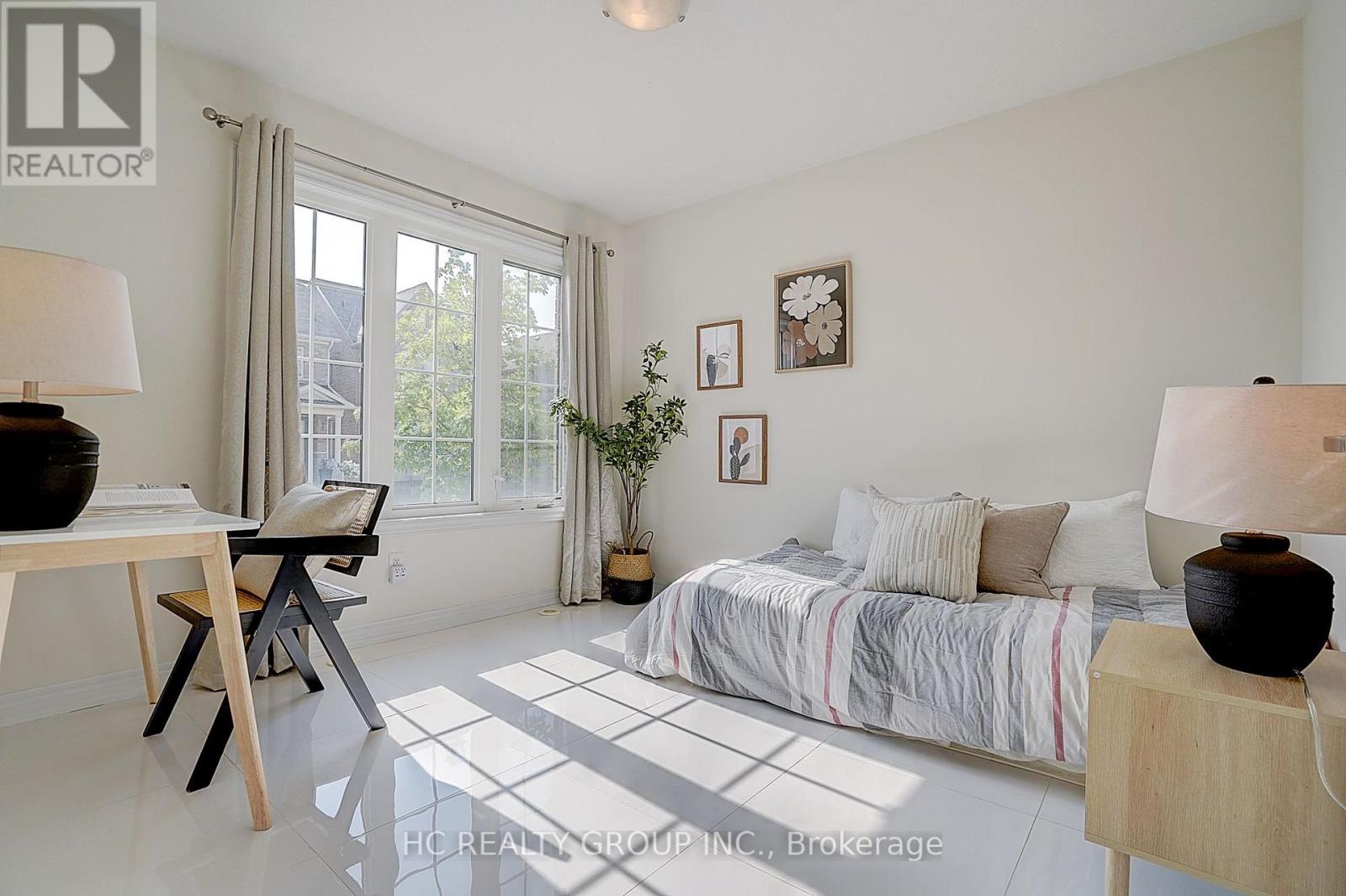 22 TOULOUSE COURT - 27