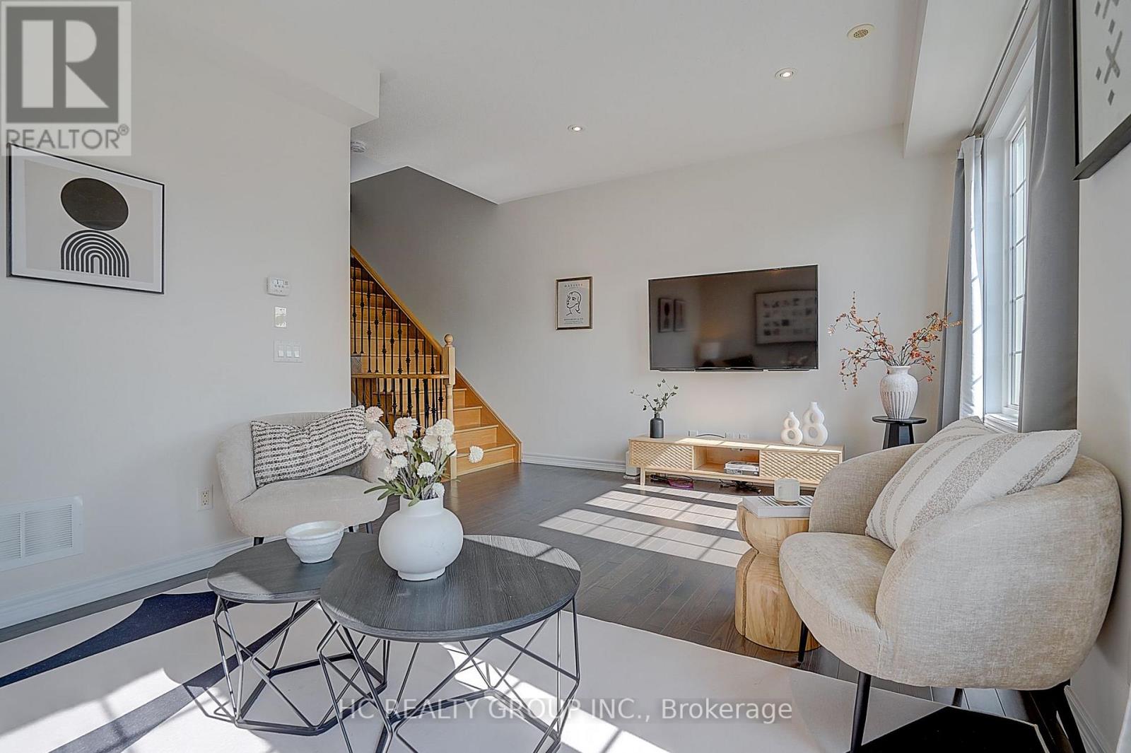 22 TOULOUSE COURT - 5