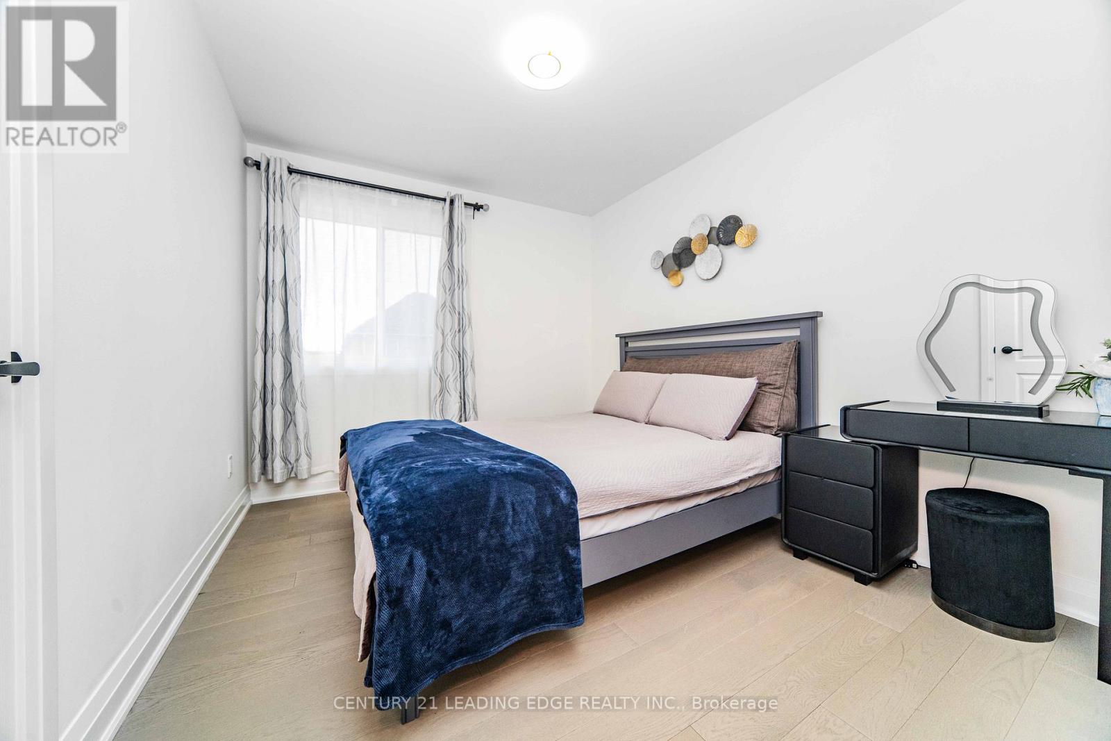 37 LANDSDOWN CRESCENT - 23