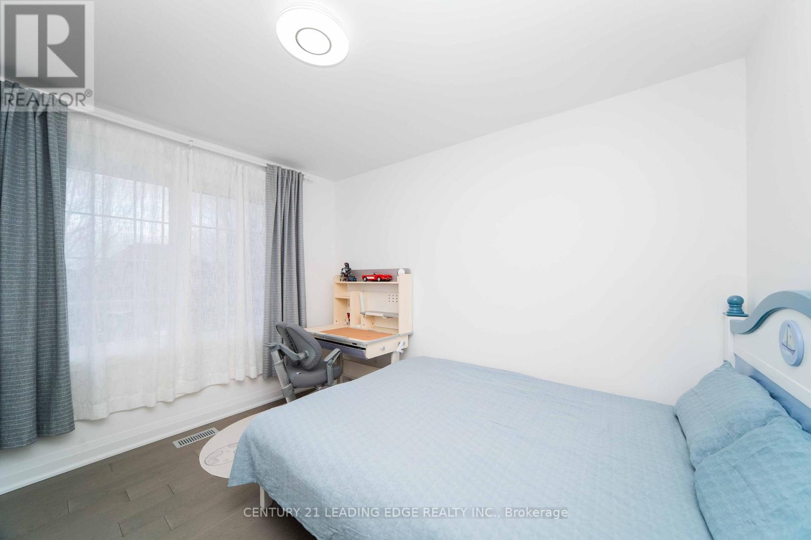 37 LANDSDOWN CRESCENT - 32