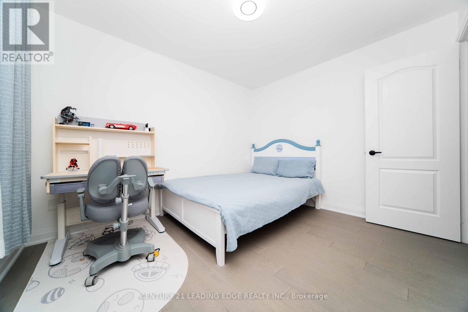 37 LANDSDOWN CRESCENT - 33