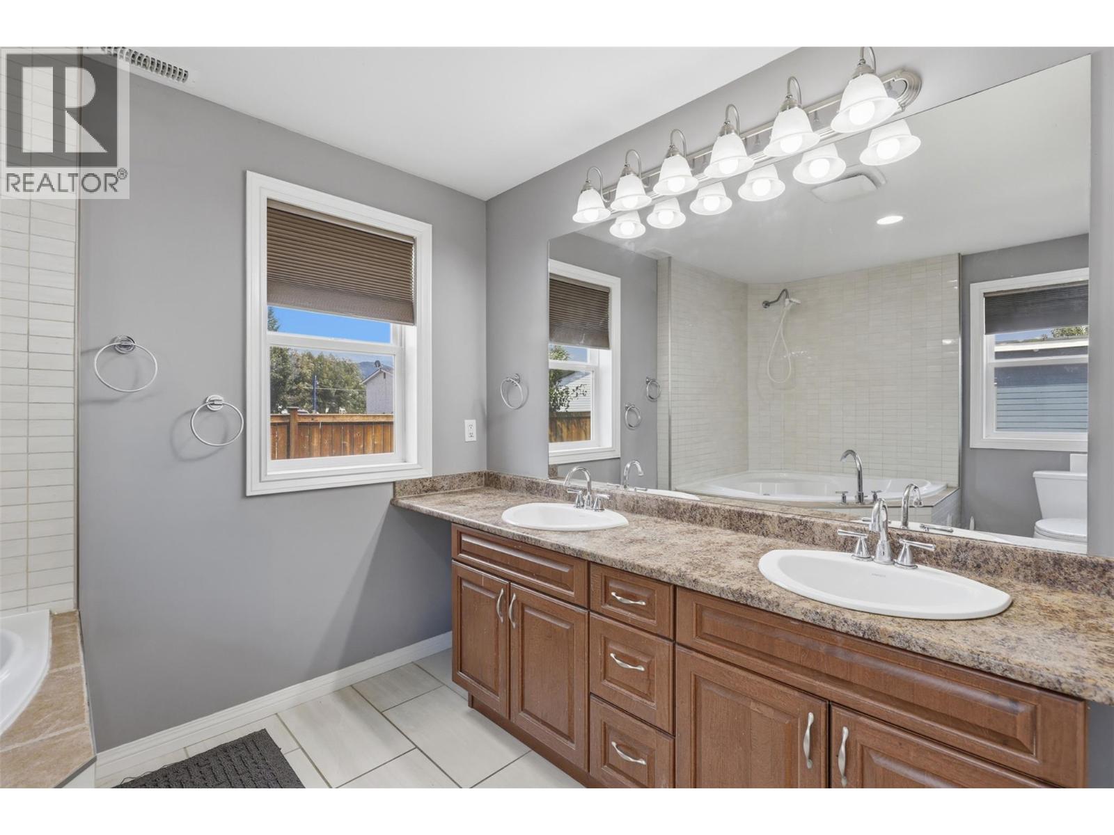 471 WOODWARD Avenue - 21