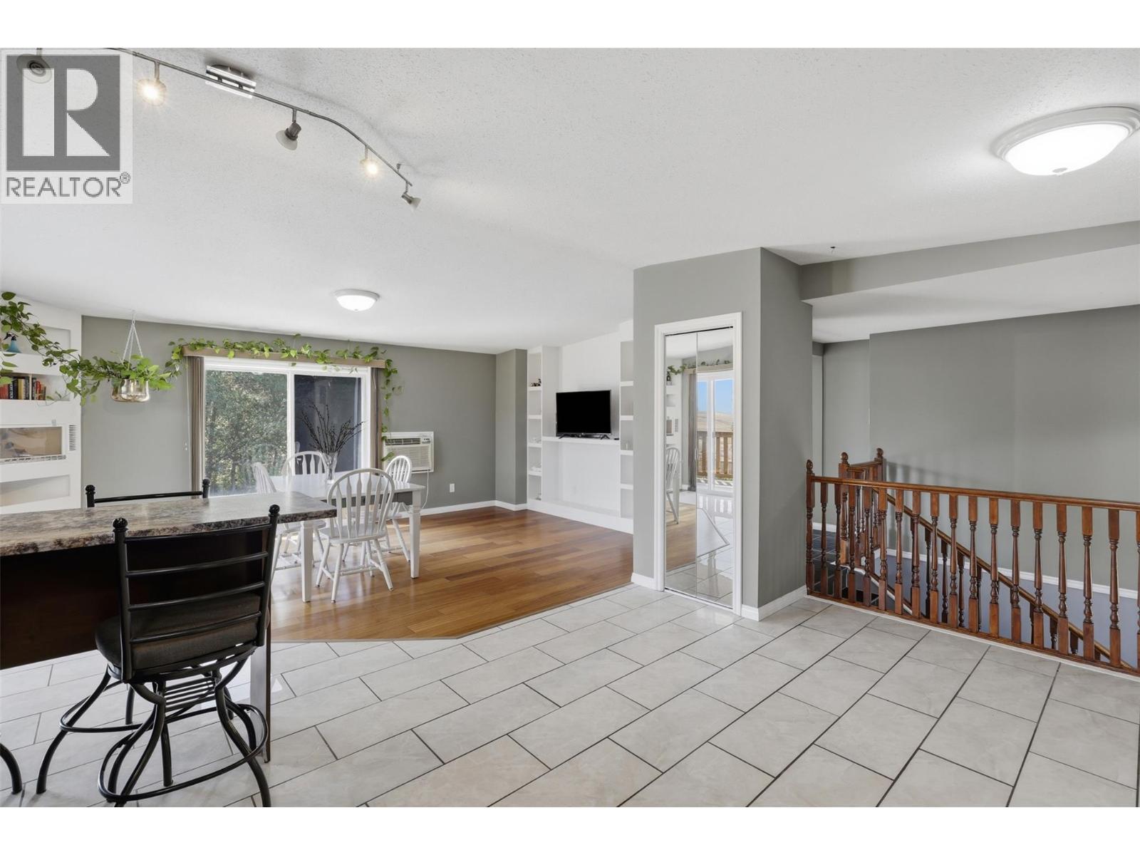 471 WOODWARD Avenue - 33