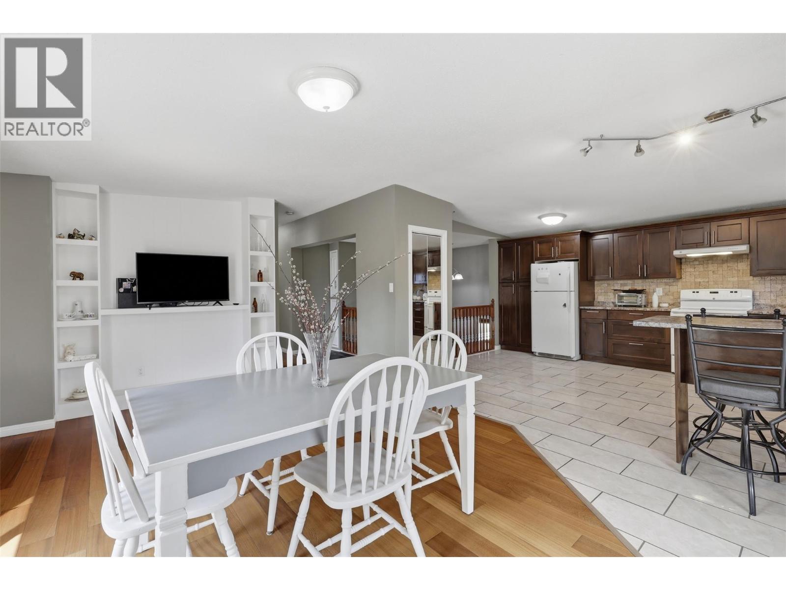 471 WOODWARD Avenue - 38