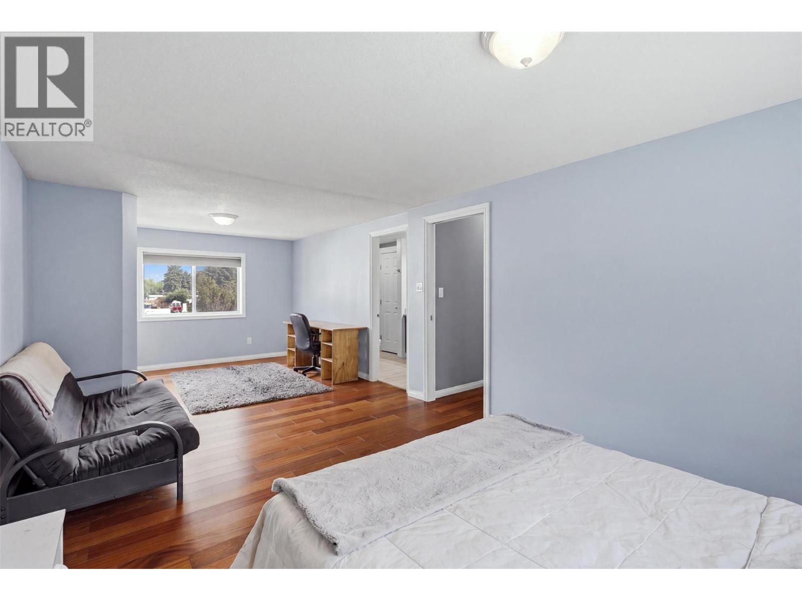 471 WOODWARD Avenue - 40