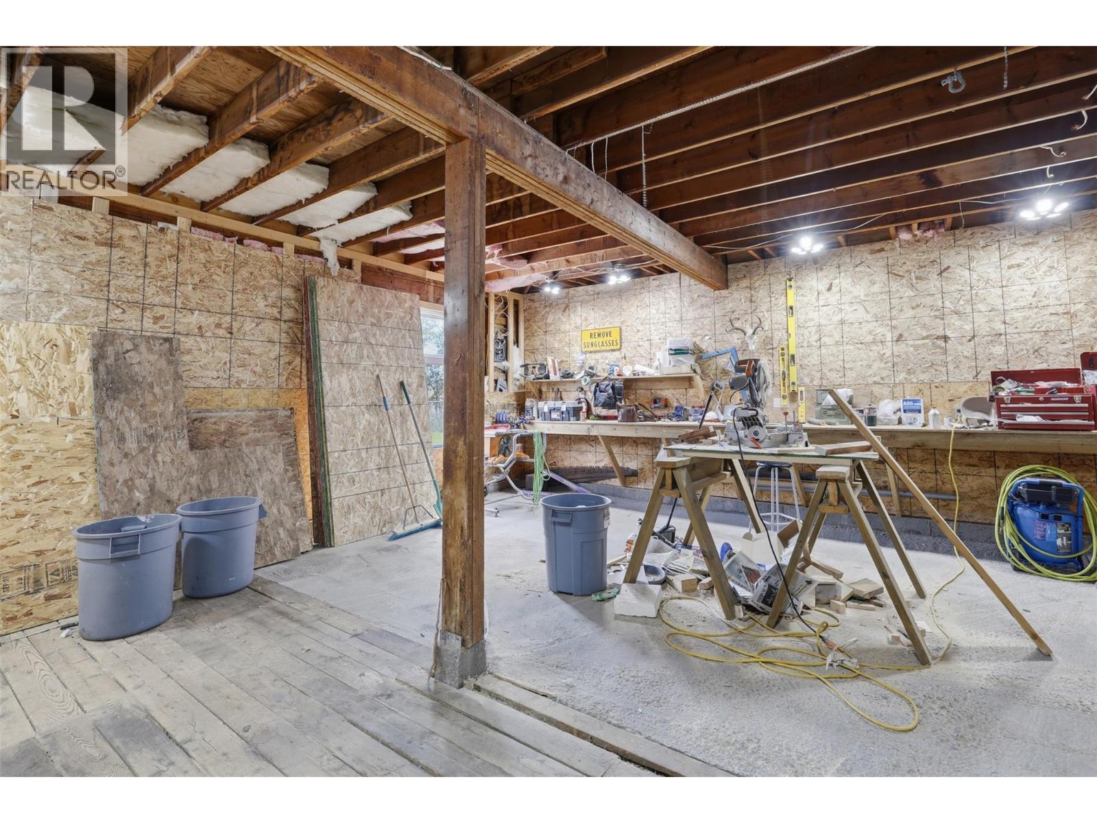 471 WOODWARD Avenue - 60