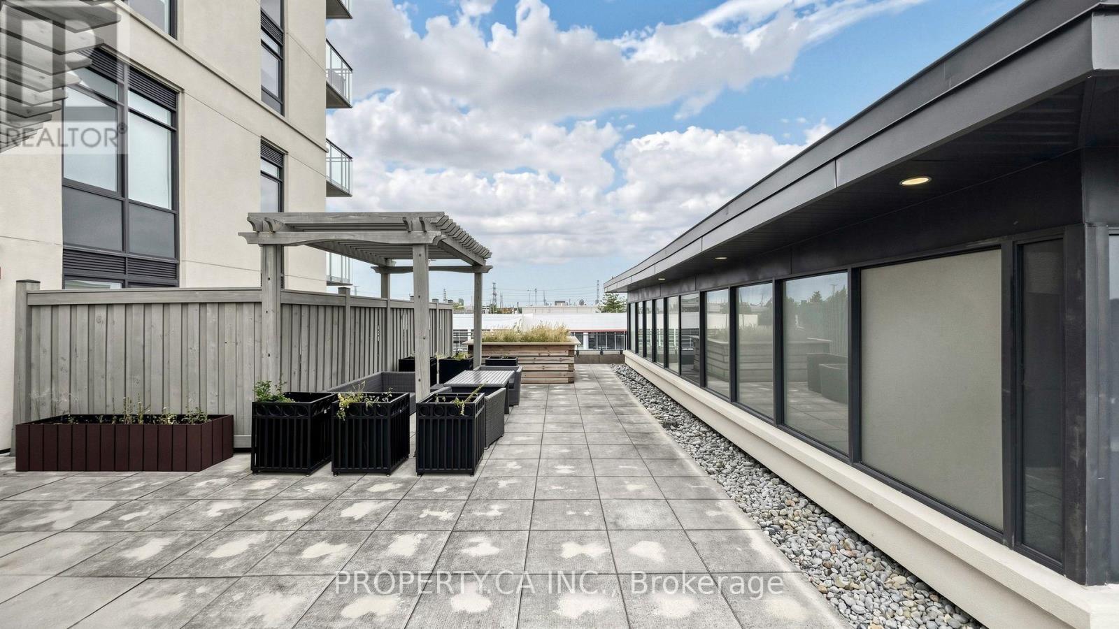 #516 24 WOODSTREAM BOULEVARD - Image 44