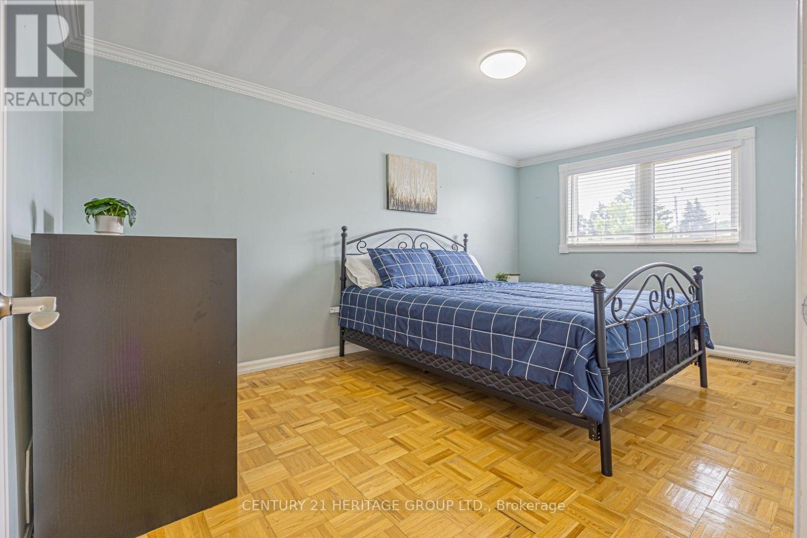 476 BRITANNIA AVENUE - 17