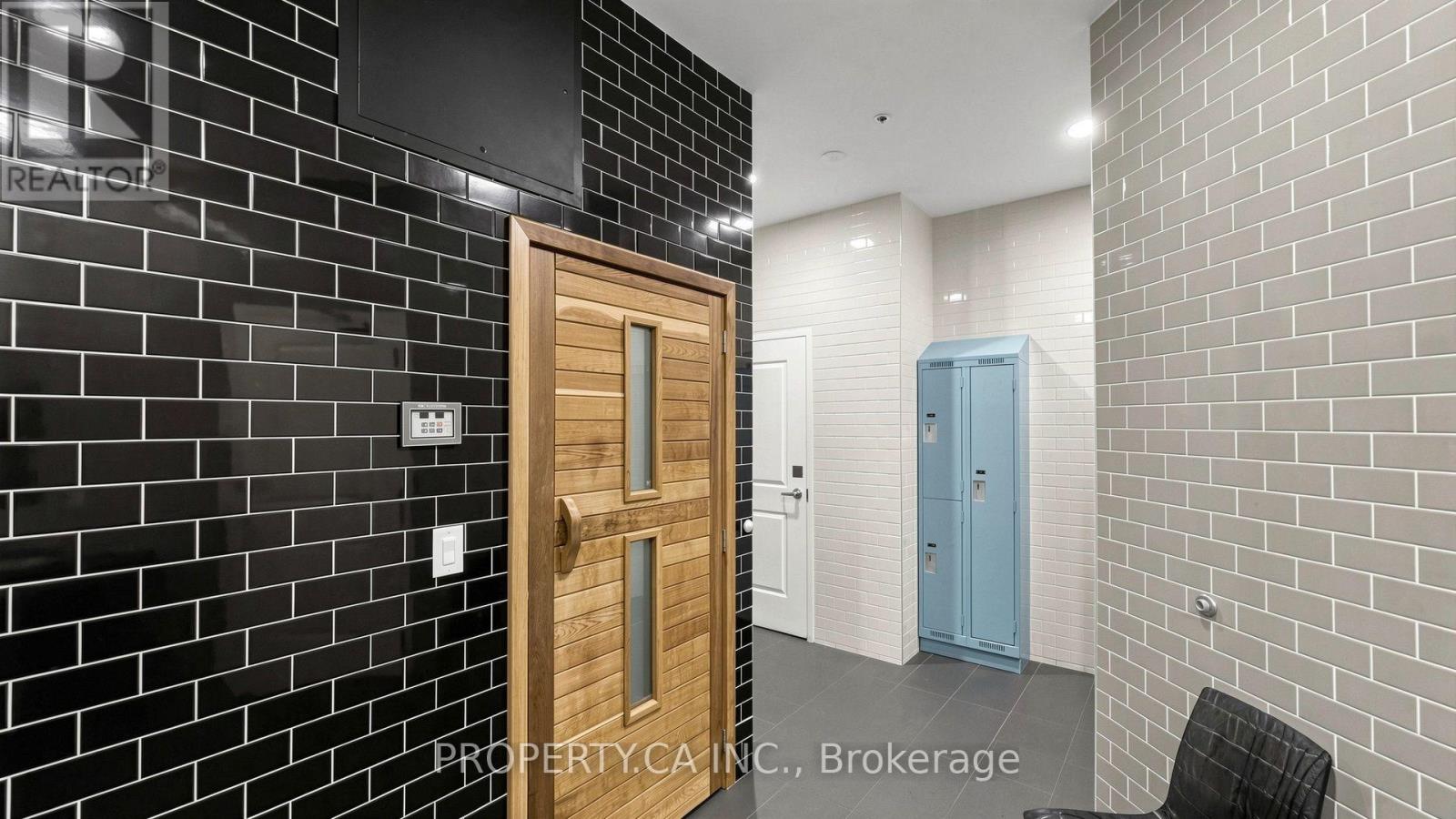 #516 24 WOODSTREAM BOULEVARD - Image 39