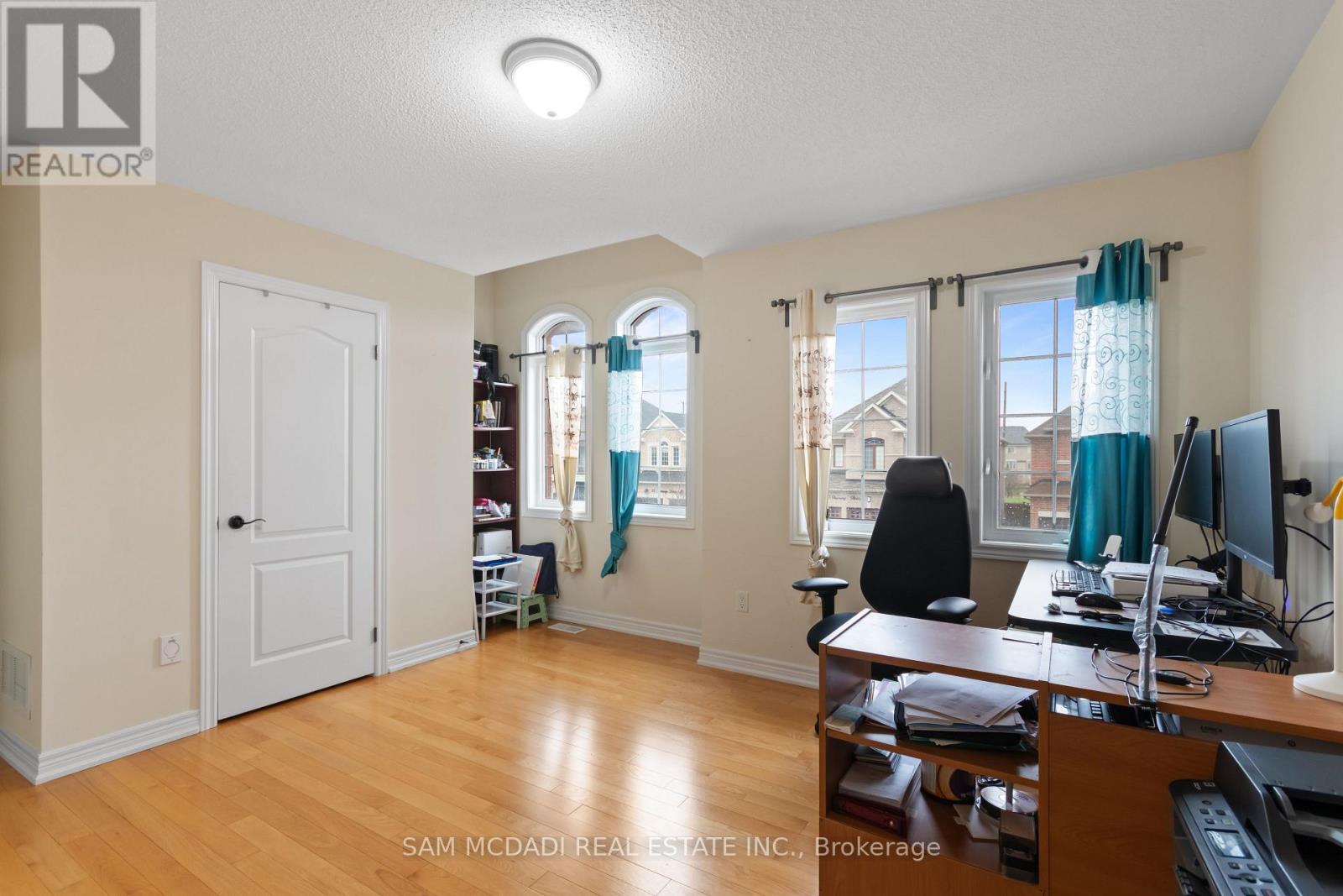 80 DURANGO DRIVE - 33