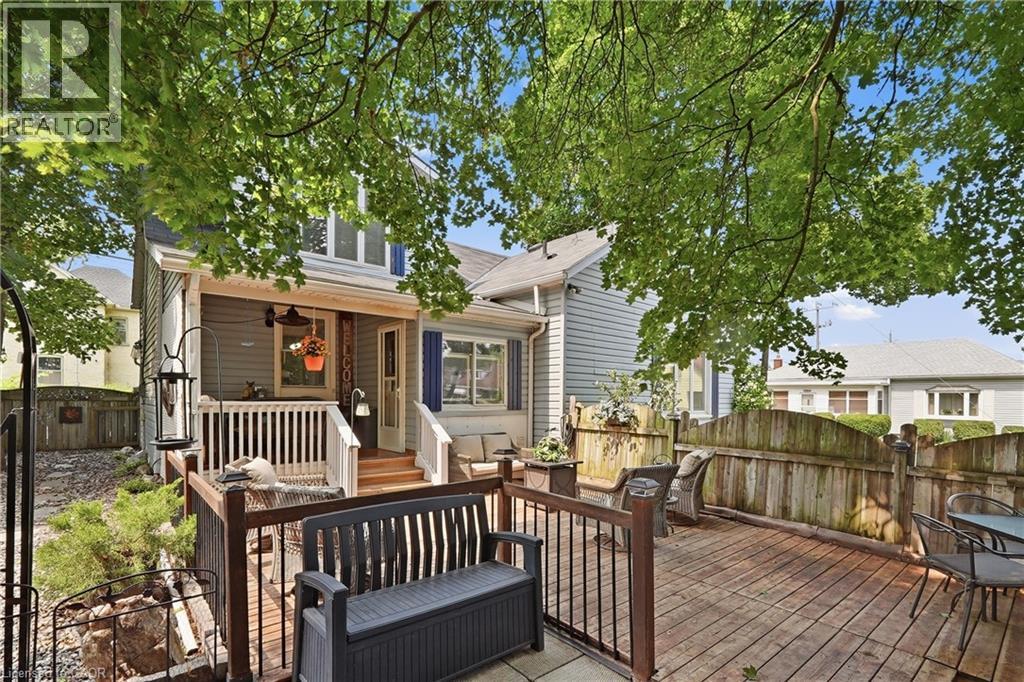 153 MONTROSE Street N - 32