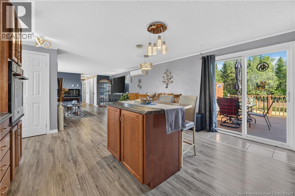 98 Hayward - Image 7