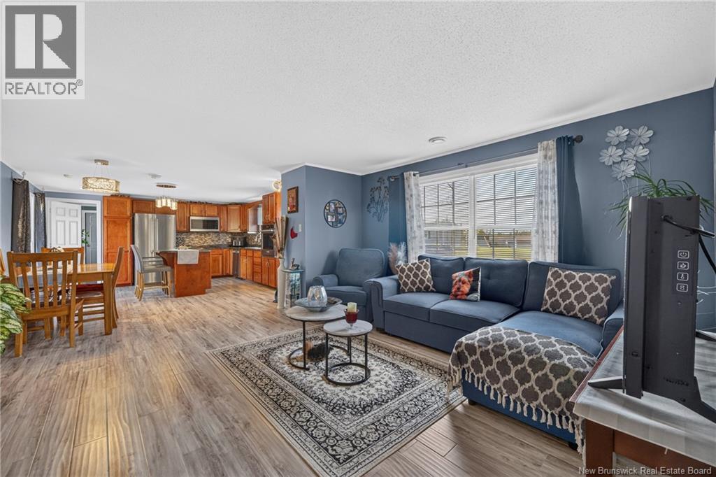 98 Hayward - Image 9