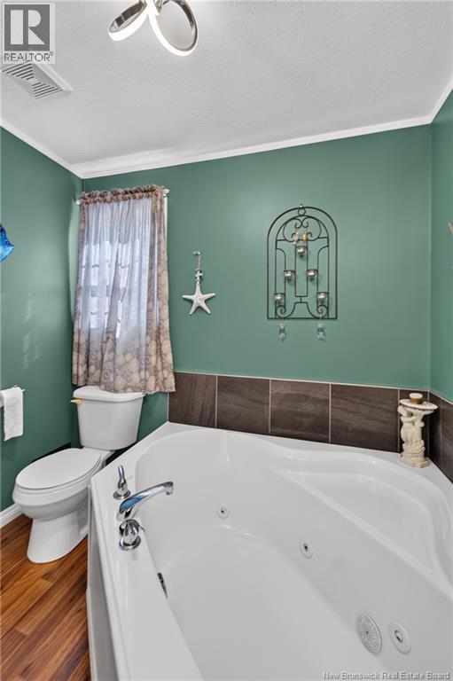 98 Hayward - Image 16