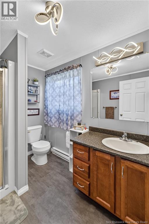 98 Hayward - Image 19