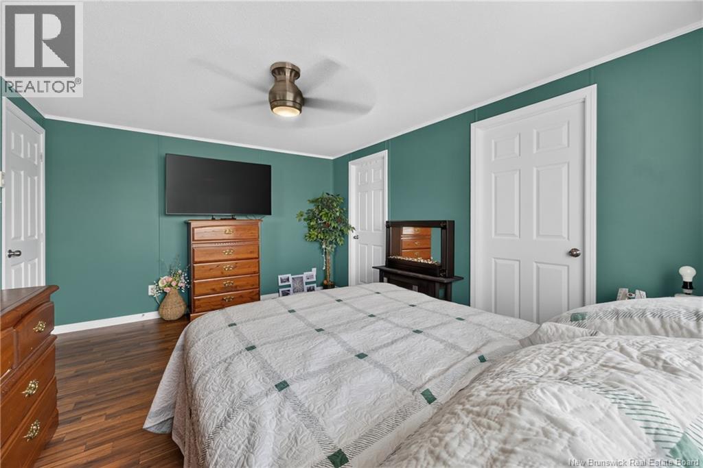 98 Hayward - Image 20