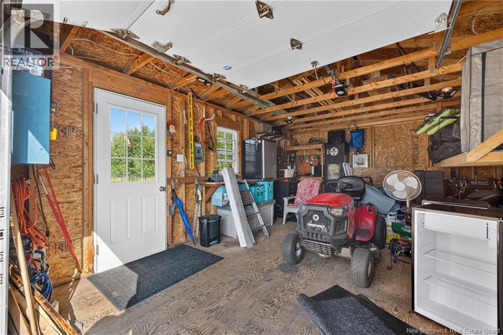 98 Hayward - Image 38