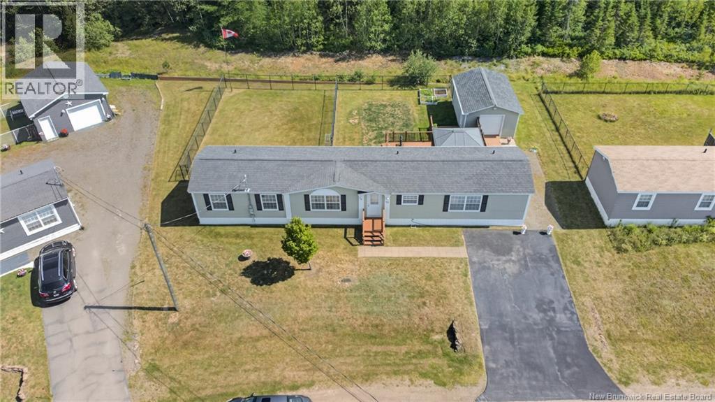 98 Hayward - Image 4