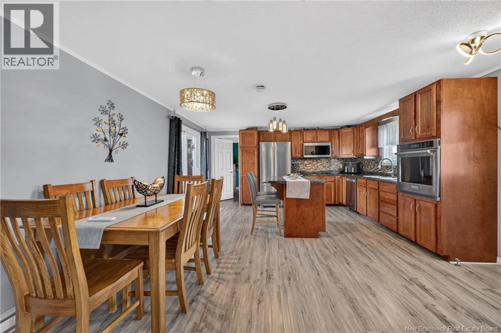 98 Hayward - Image 11