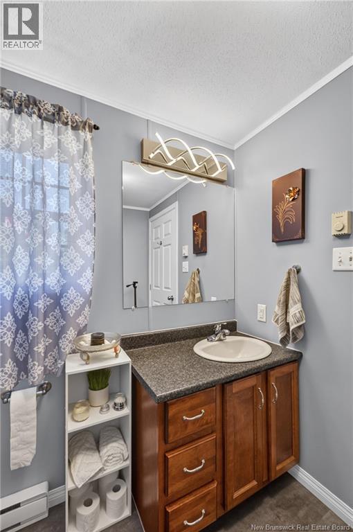 98 Hayward - Image 21