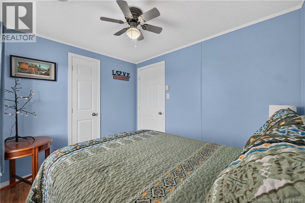 98 Hayward - Image 33