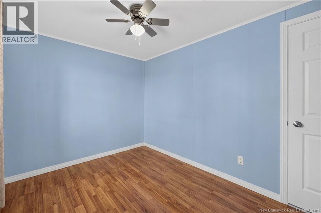 98 Hayward - Image 30
